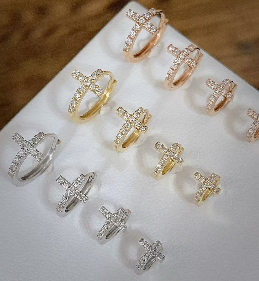 18k金鑲8mm天然鑽石耳環