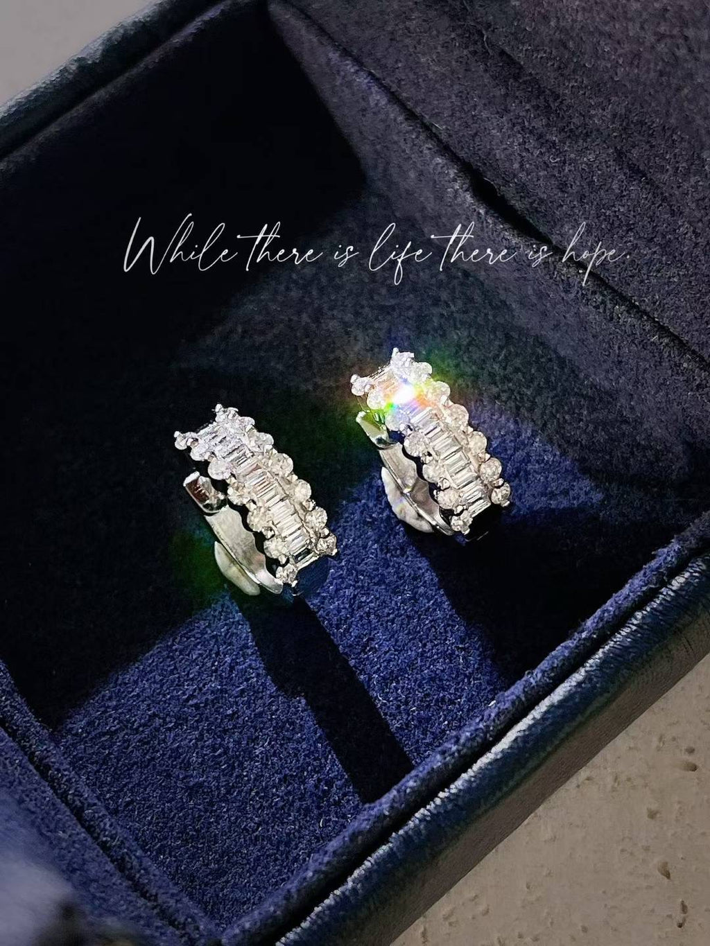 18k金天然鑽石耳環