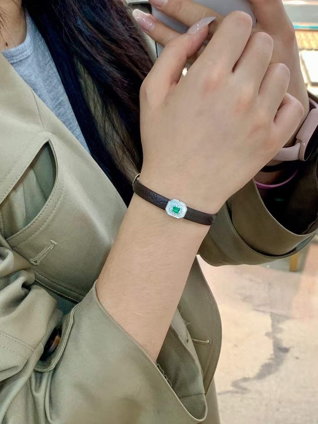 18k金鑲祖母綠白貝手鐲吊墜兩用款