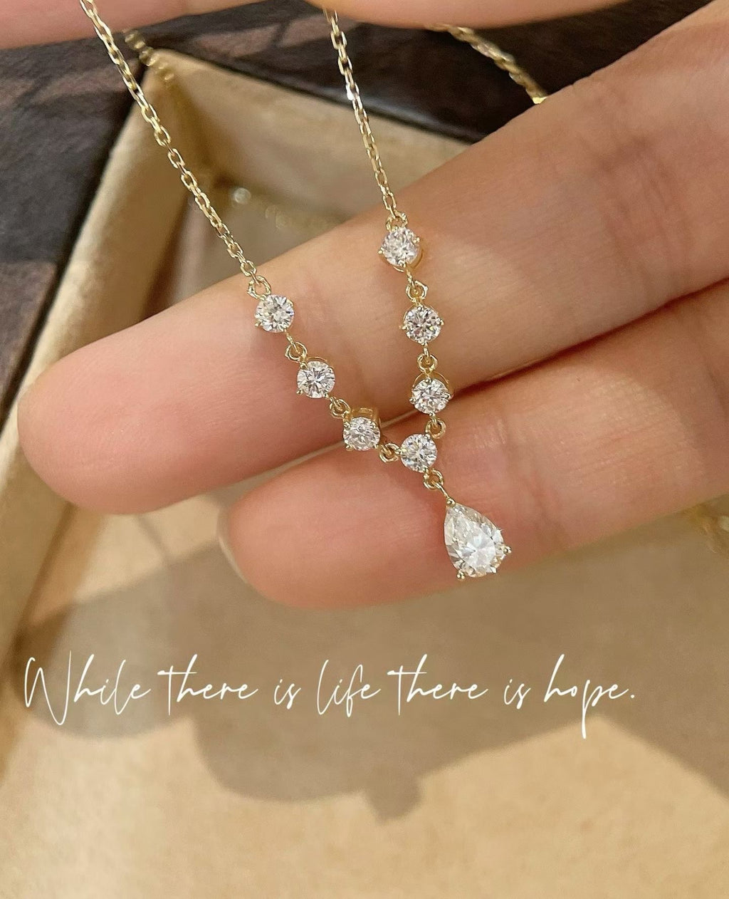 18k鑲嵌培育鑽石頸鏈