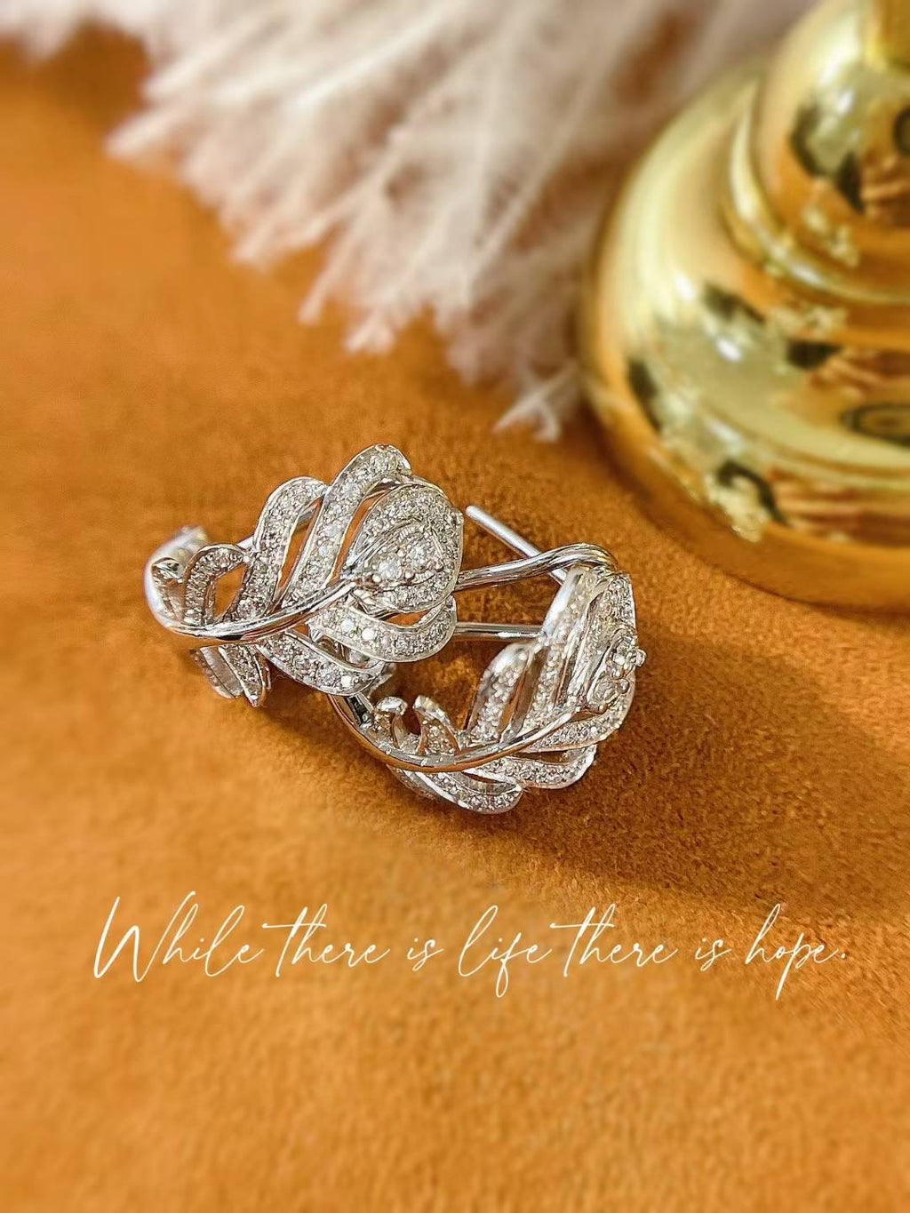 18K鑲天然鑽石羽翼耳環