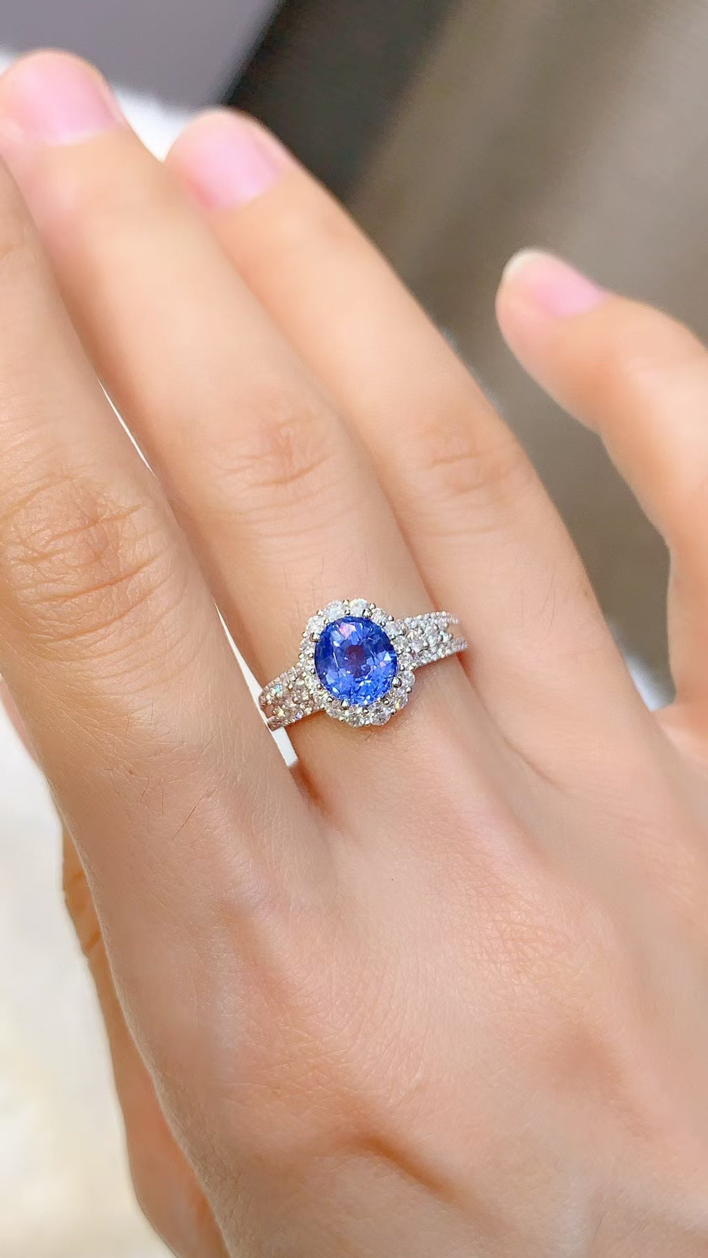 18k金鑲藍寶石戒指