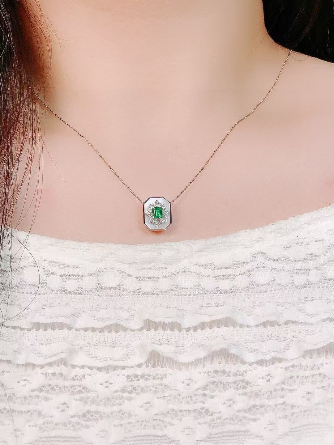 18k金鑲祖母綠白貝手鐲吊墜兩用款