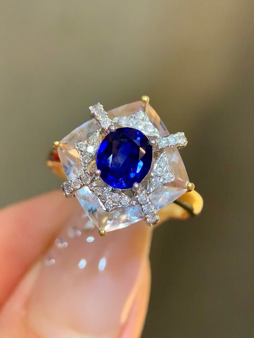 18k金鑲白水晶藍寶石戒指