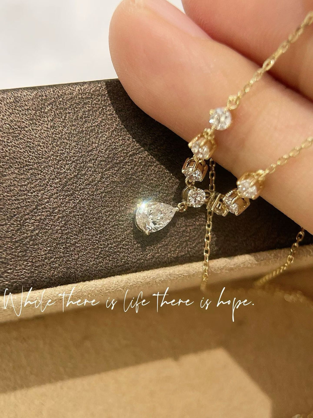 18k鑲嵌培育鑽石頸鏈