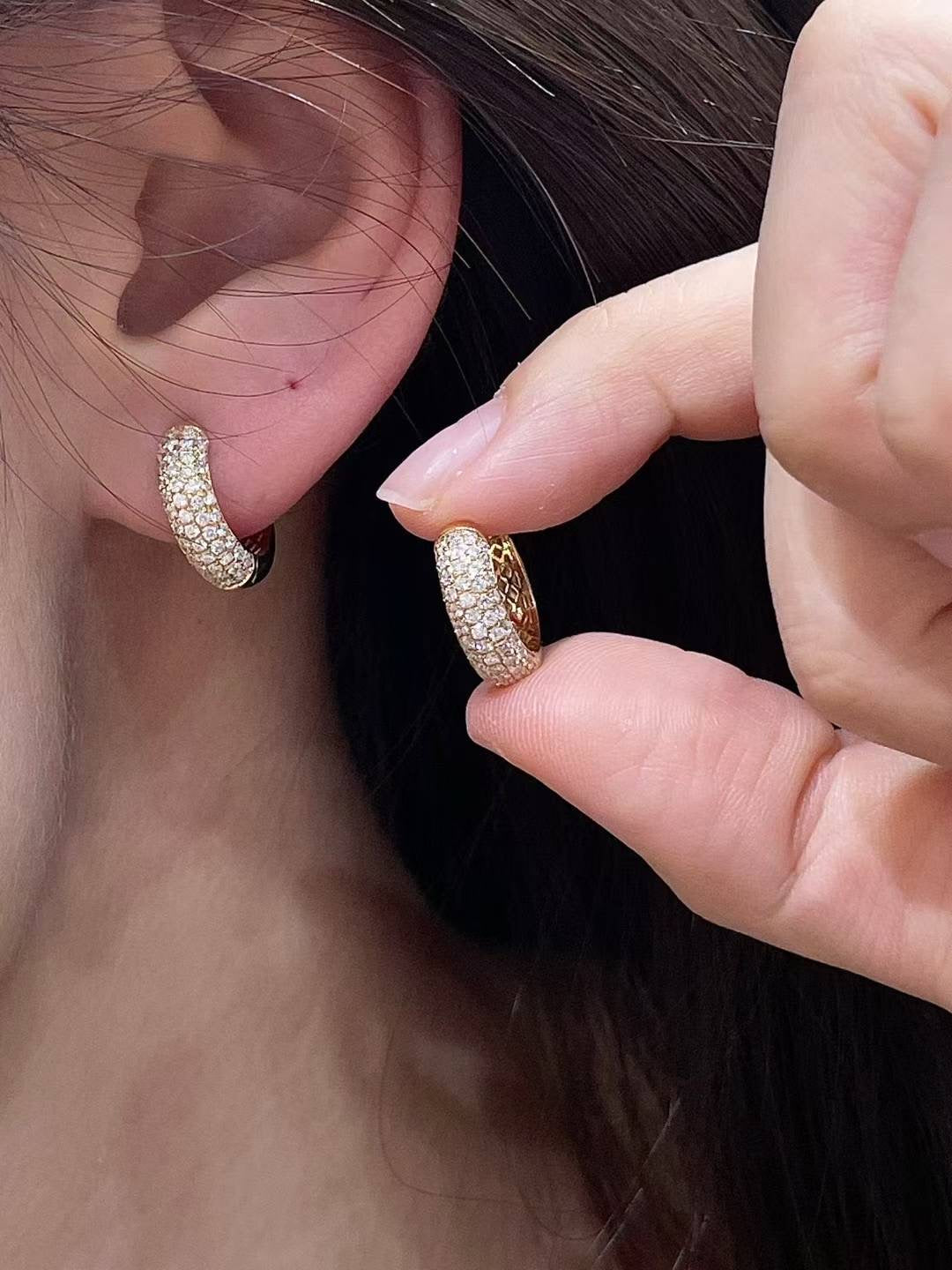 18K鑲天然鑽石耳環