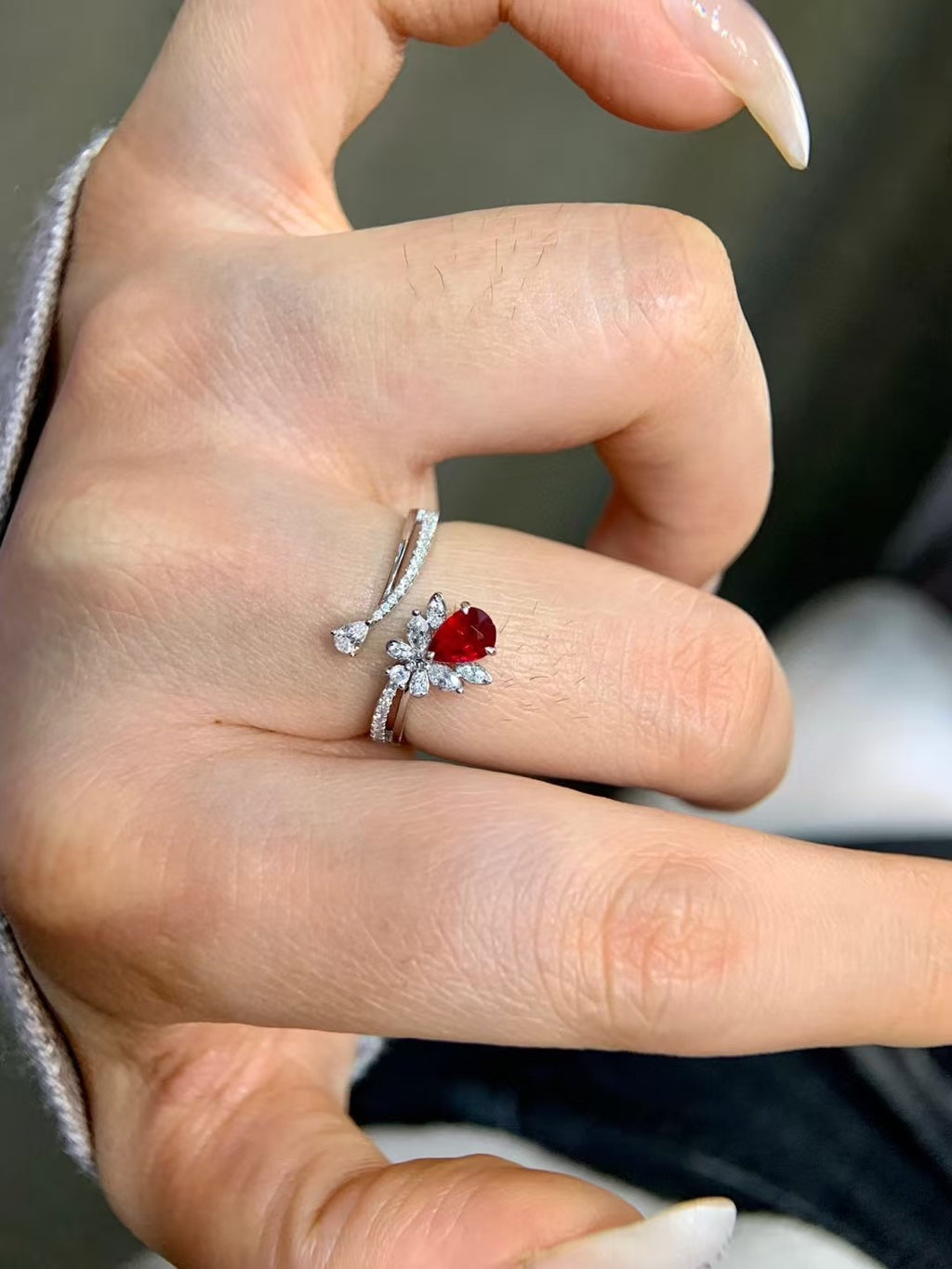 18k金鑲紅寶石戒指