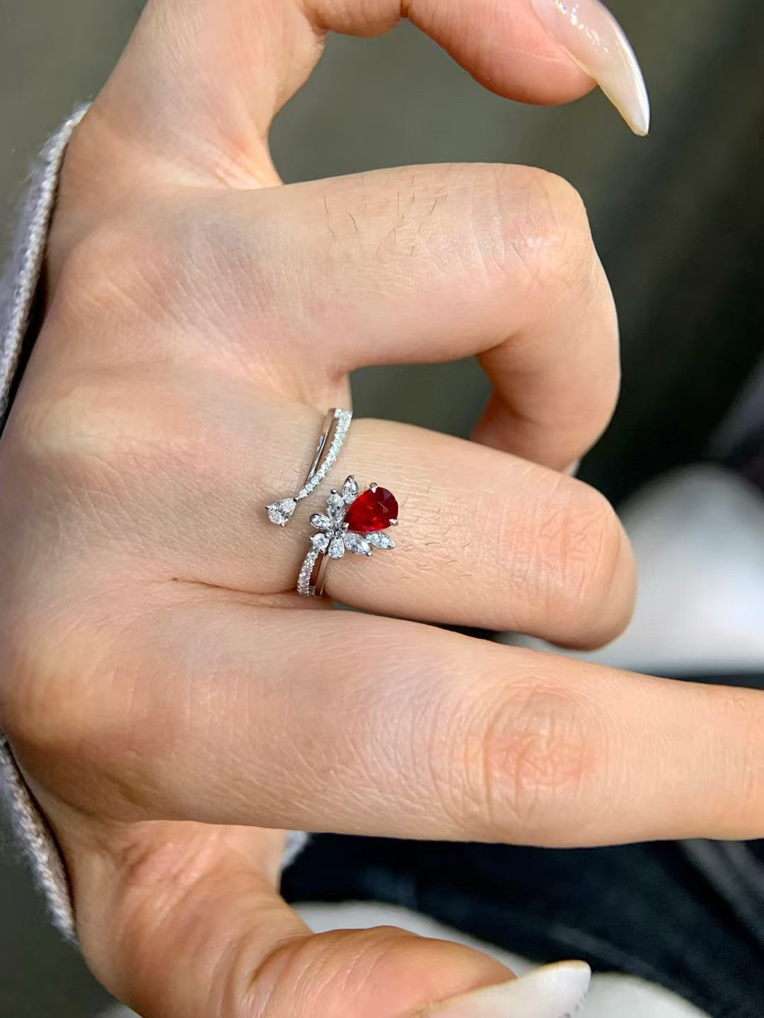 18k金鑲紅寶石戒指