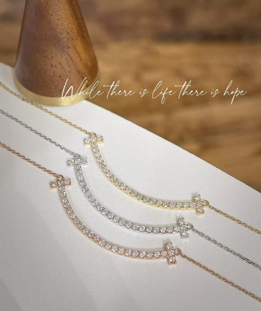 18k鑲天然鑽石笑臉項鏈