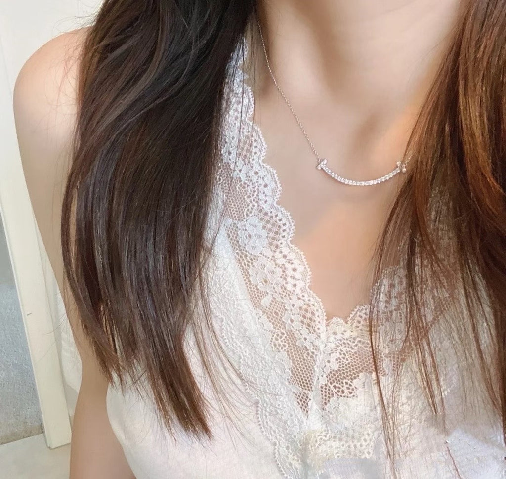 18k鑲天然鑽石笑臉項鏈