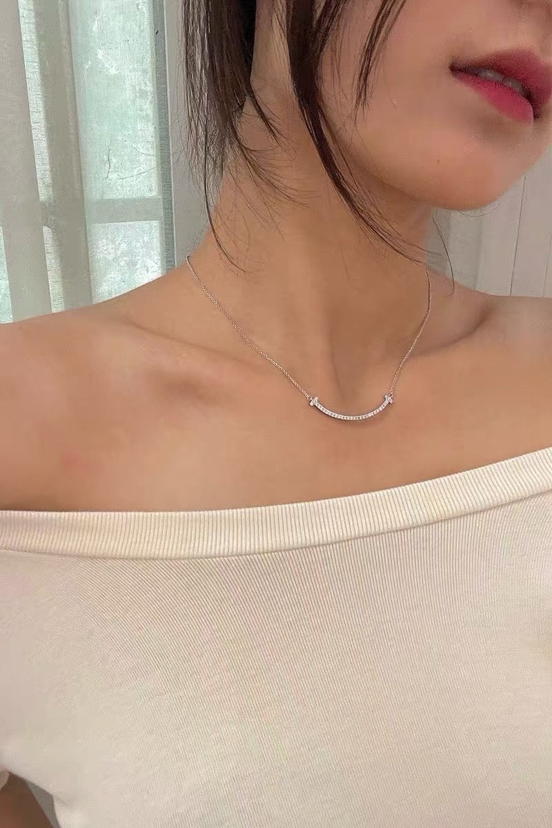 18k鑲天然鑽石笑臉項鏈